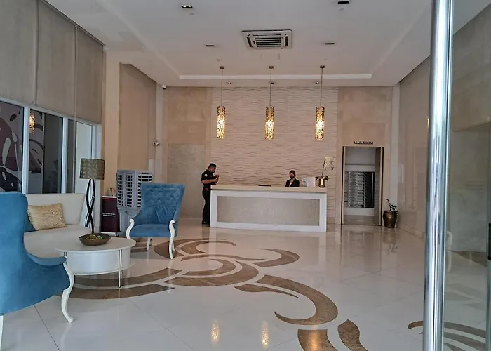 Cozy Near Naia T3 公寓